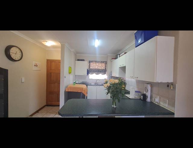 2 BEDROOM TOWNHOUSE FOR SALE IN ELANDSPARK